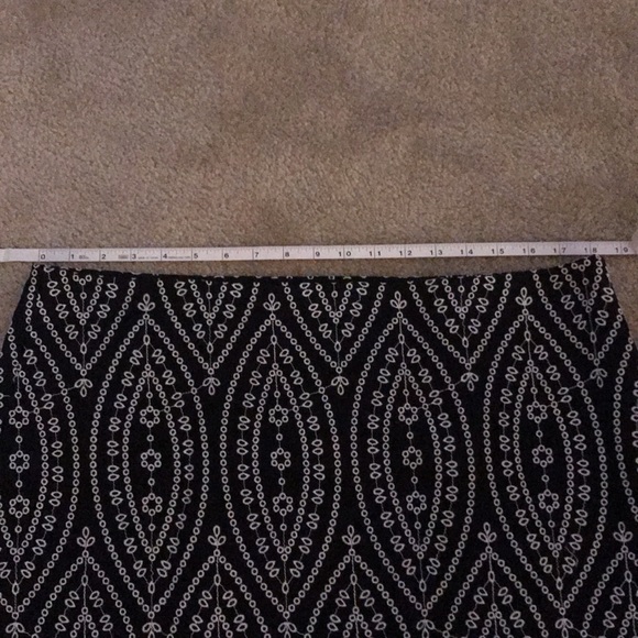 NWT Loft Embroidered Scalloped Shift Skirt - Picture 7 of 7